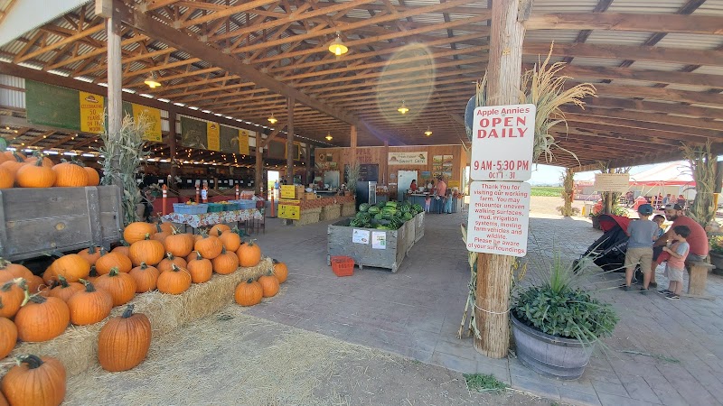 Apple Annie's Produce & Pumpkins