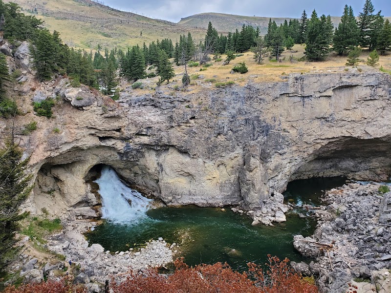 Natural Bridge Falls Picnic Area