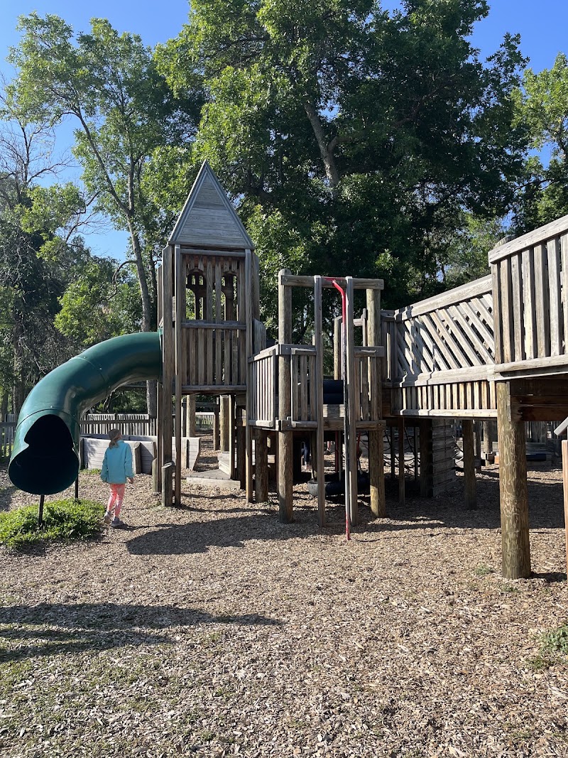 Sacajawea Park and Tennis Courts