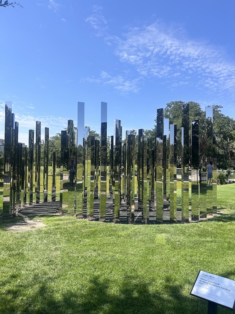 Sydney and Walda Besthoff Sculpture Garden