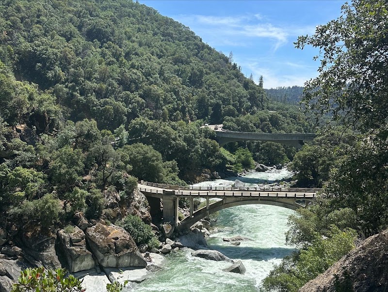 Hoyt’s Crossing