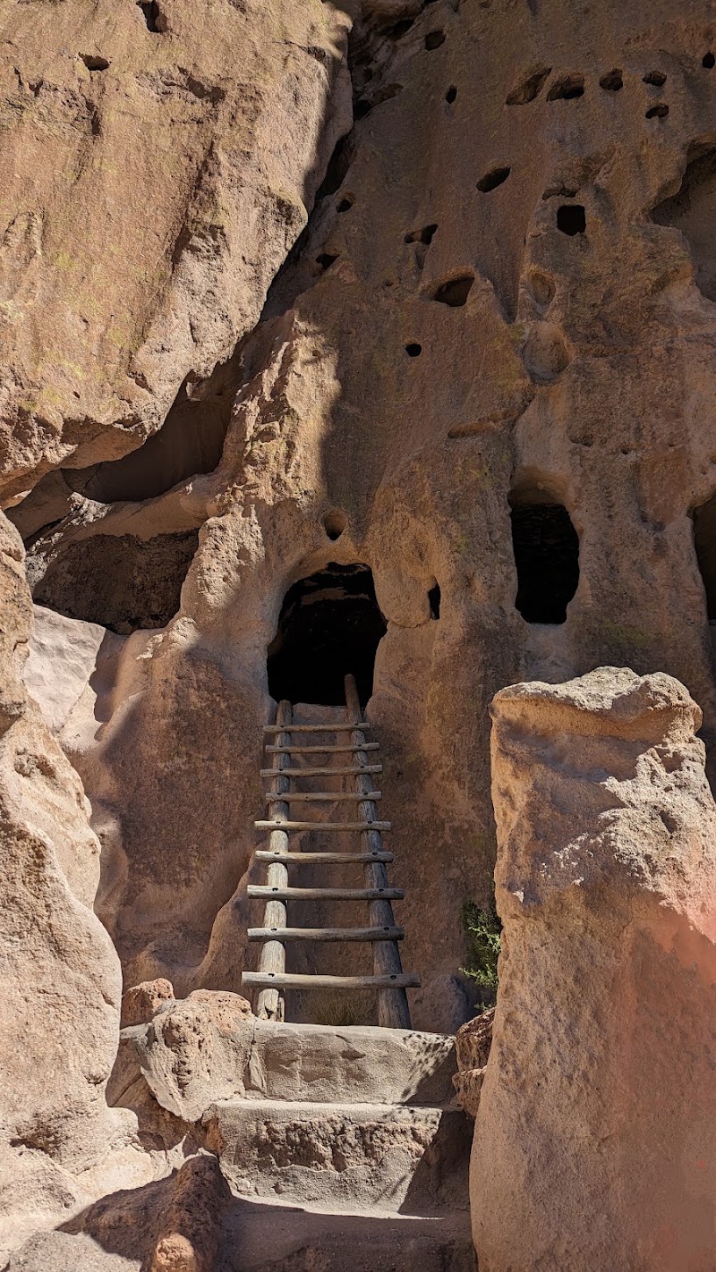 Pueblo Loop Trail