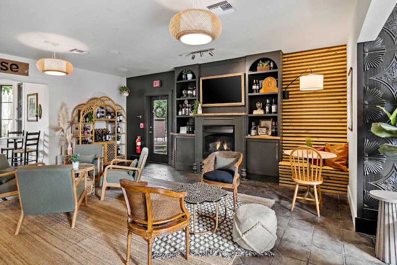 Peri Social House : Bar ~ Coffee ~ Boutique Hotel