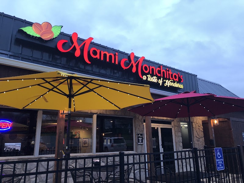 Mami Monchitas