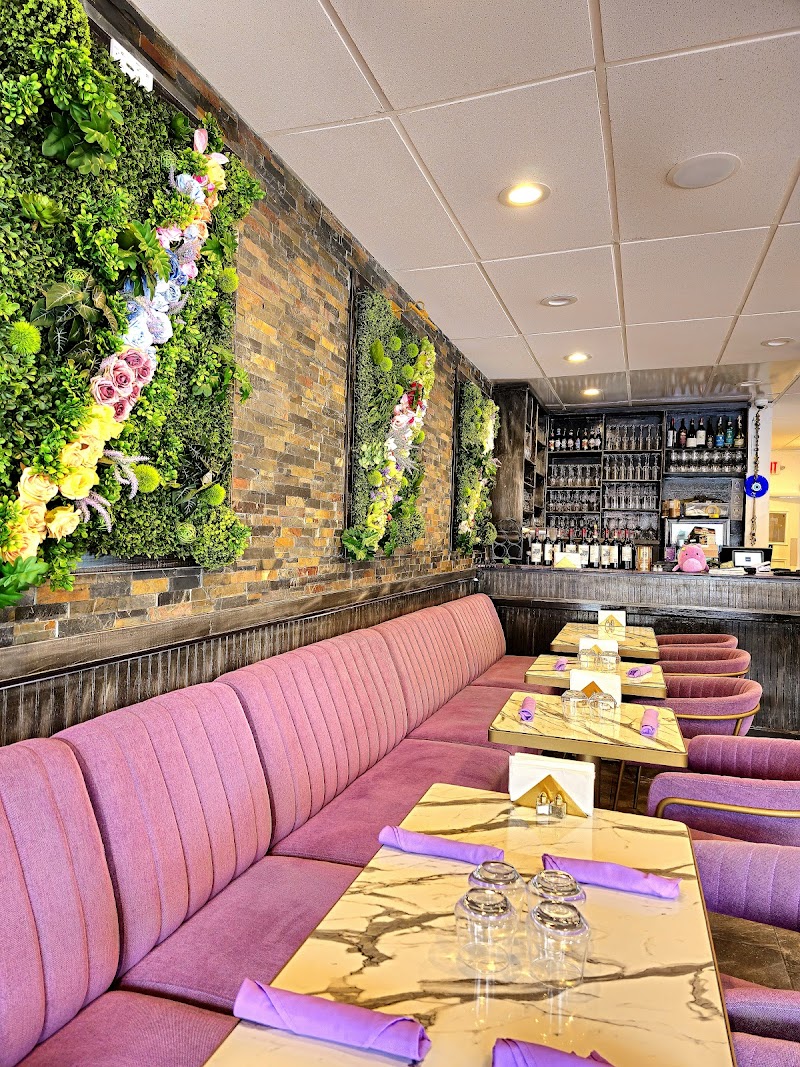 LAVENDER Cafe & Bistro