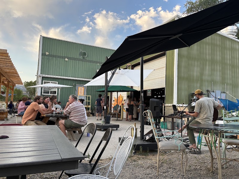 The Kissflower Bistro & Gallery