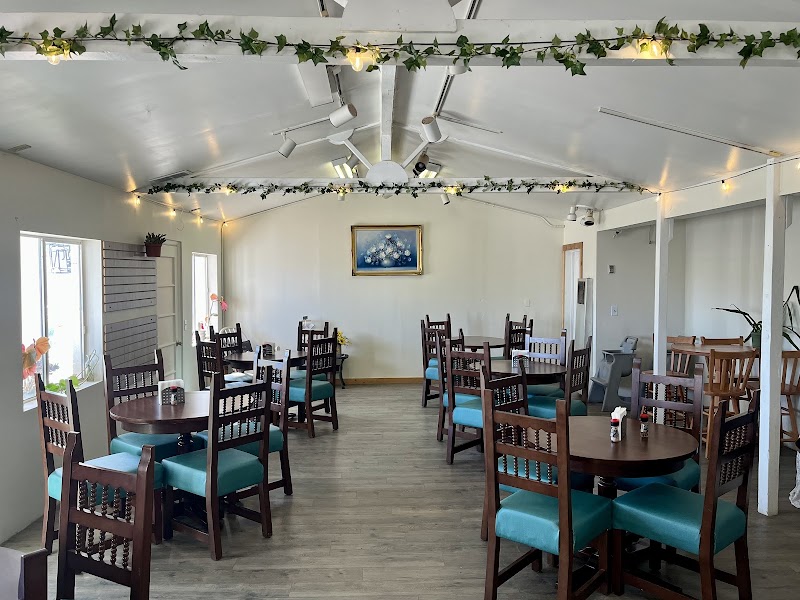 Val’s Bistro & Blooms